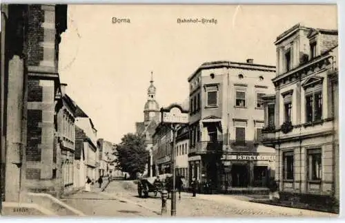 92032 Ak Borna Bahnhofstrasse mit Geschäften um 1915