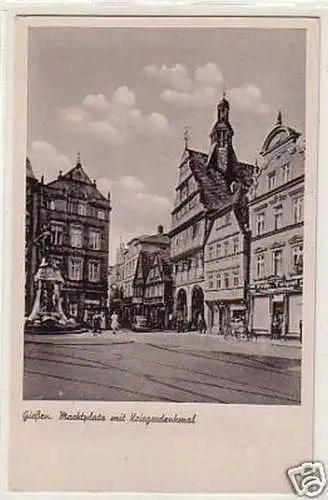 34447 Ak Gießen Marktplatz mit Kriegerdenkmal um 1920