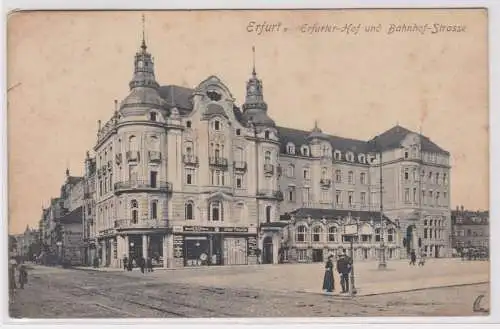 900753 AK Erfurt - Erfurter-Hof & Bahnhof-Strasse, Straßenansicht mit Geschäften