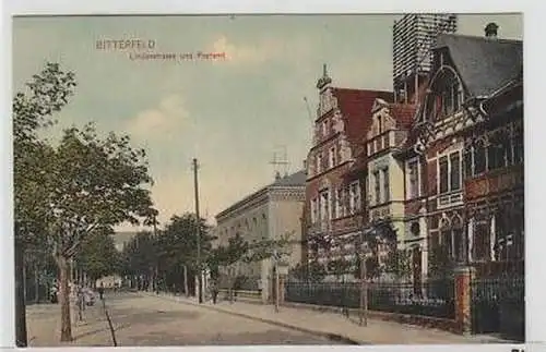 42217 Ak Bitterfeld Lindenstrasse und Postamt 1908