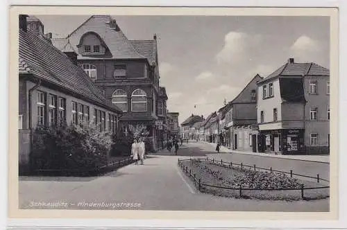 99814 Ak Schkeuditz Hindenburgstraße mit Geschäften 1937