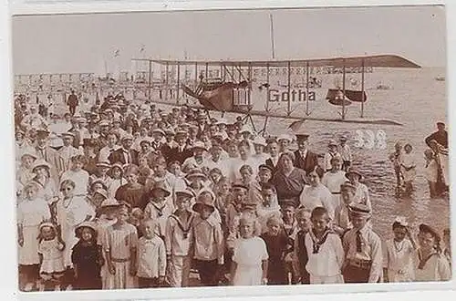 63966 Foto Ak Flugzeug Doppeldecker Gotha am Ostseestrand um 1915