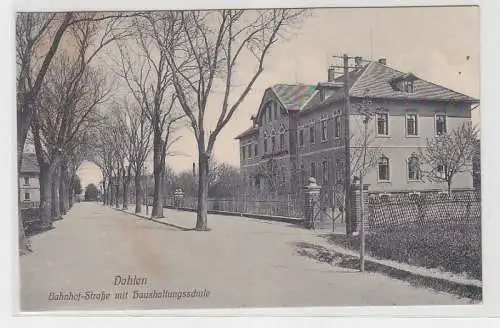 72728 Ak Dahlen Bahnhof-Straße mit Haushaltungsschule 1909