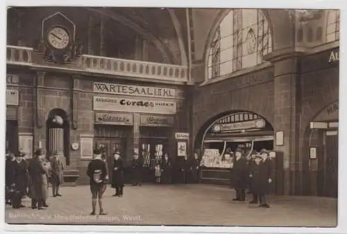 99100 AK Hagen Wf. - Hauptbahnhof, Bahnhofshalle, Wartesaal, Buchhandlung 1934