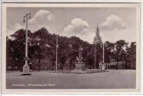 43895 Ak Genthin Hindenburg Platz um 1940