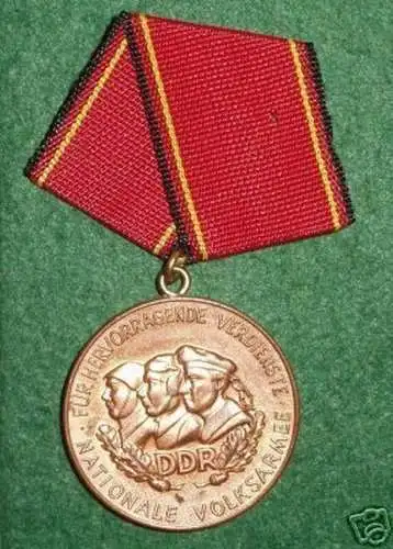 DDR Verdienstmedaille der Nationale Volksarmee Bronze