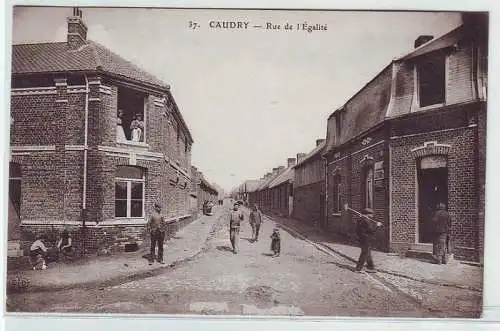 45387 Feldpost Ak Caudry Rue de l´Egalite 1915