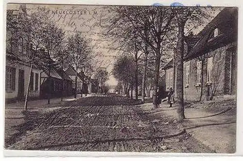 55097 Ak Neukloster in Mecklenburg Strassenansicht 1911