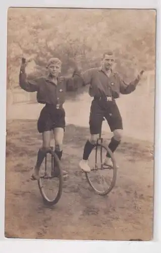 64910 Foto Ak Dresden 2 Einradfahrer des A.R.B. Solidarität um 1910