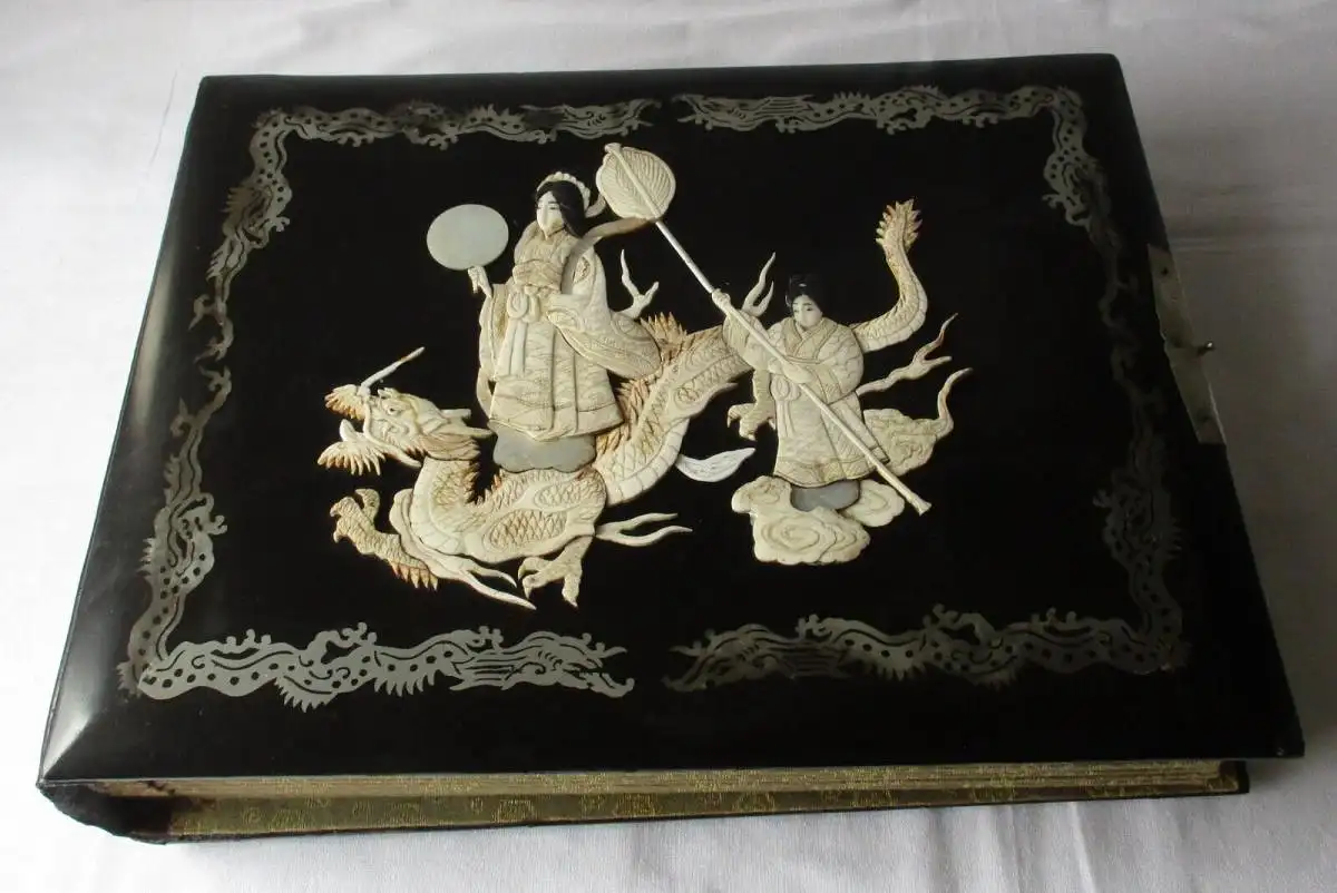 China Asiatika Lackalbum mit Auflage Drache mit 2 Frauen über d. Wolken (110580) 0