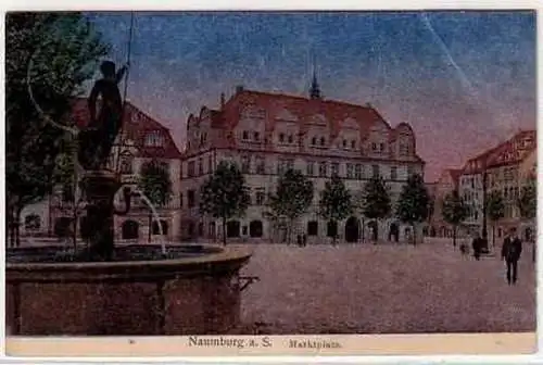 41683 Ak Naumburg a.S. Marktplatz mit Brunnen 1918