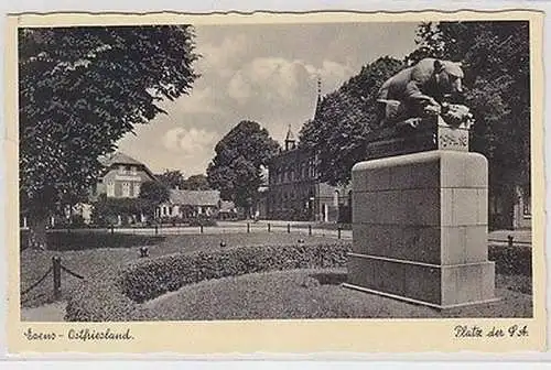 50061 Feldpost Ak Esens Ostfriesland Platz mit Denkmal 1940