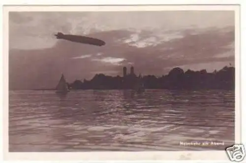 20961 Ak Zeppelin Luftschiff Heimkehr am Abend um 1930