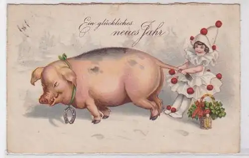 81448 Neujahrs Ak Kind im Clownskostüm zieht Schwein am Schwanz um 1930