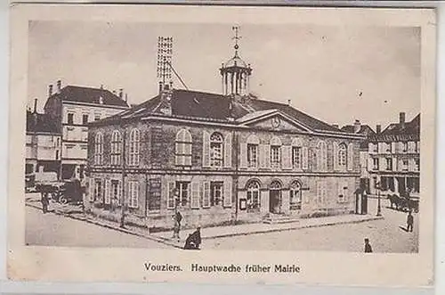 37321 Ak Vouziers Hauptwache früher Mairie um 1915