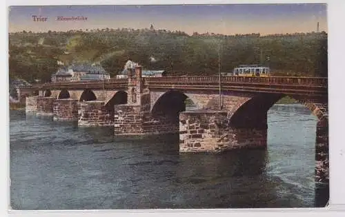 90917 Ak Trier Römerbrücke mit Strassenbahn 1917