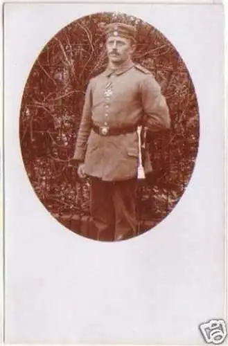 25180 Foto Ak Soldat mit EK II Inf. Regiment 107 um 1915