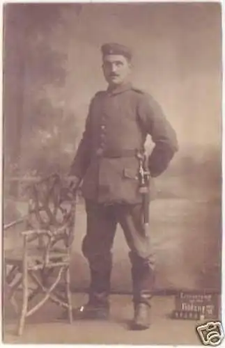 26388 Foto Ak Soldat 1. Weltkr. mit Seitengewehr um 1915