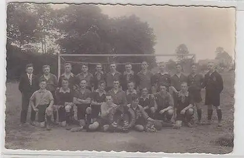 57880 Foto Ak Neukirchen / Mittweida Fussballmannschaft um 1935