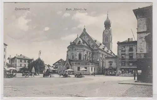 40203 AK Rosenheim - Katholische Pfarrkirche davor Händler 1909