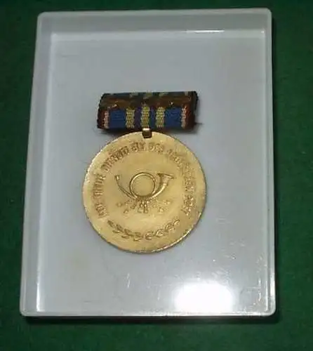 DDR Treuedienstmedaille der deutschen Post in Gold