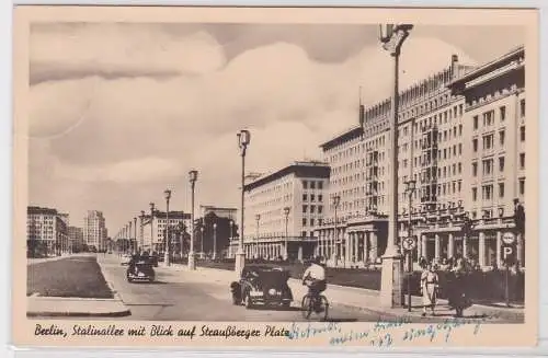 908637 Ak Berlin Stalinallee mit Blick auf Straußberger Platz 1955