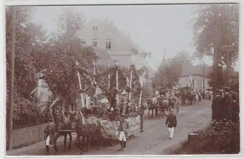 92798 Foto Ak Olbersdorf bei Zittau Festumzug um 1925