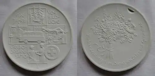 DDR Porzellan Medaille 5 Jahre DRK vorbildliche Grundorganisation (149769)