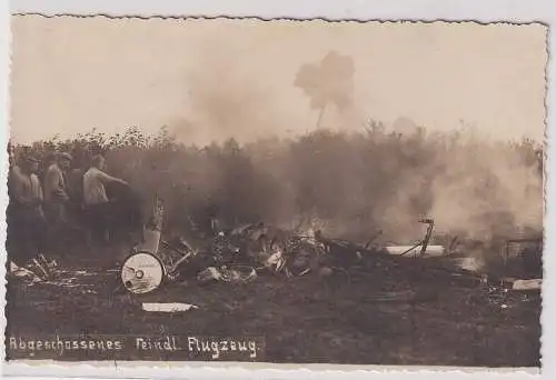 52307 Foto Ak Abgeschossenes Feindliches Flugzeug um 1915