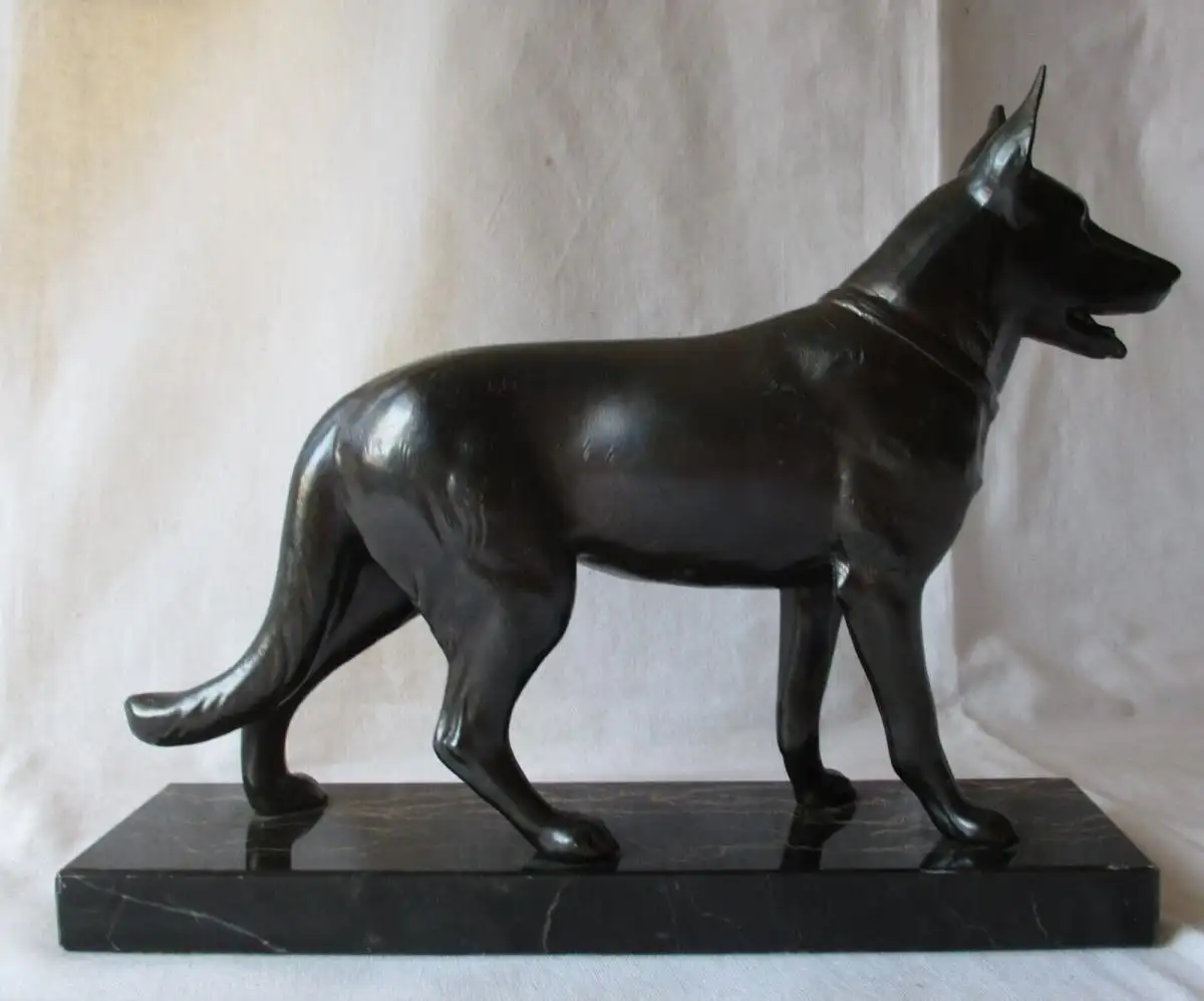 Art Deco Spelter Figur Schäferhund 1930er Jahre auf Steinsockel (156908) 1