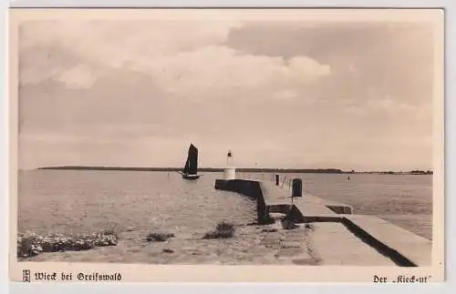 35515 Foto Ak Wieck bei Greifswald Der "Kieck-ut" 1940
