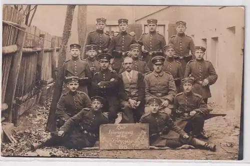 31047 Foto Ak Militär 2. Ersatz Bat. 139 23. Korporalschaft Bad Lausick 1915