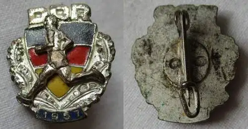 DDR Abzeichen der Sportklassifizierung 1957 in Silber (120700)