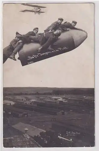 21935 Ak Fotomontage Dörnitz Soldaten Rakete "Dufte Jungens auf der Flucht" 1917