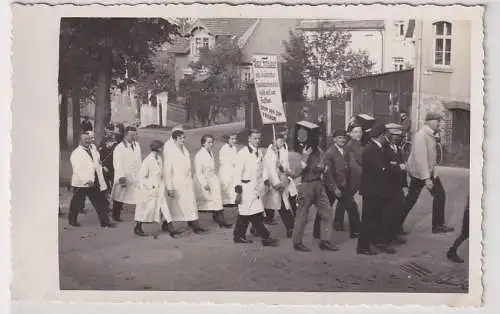 903116 Foto Ak Schleiz Umzug zum 1. Mai Frisöre um 1930