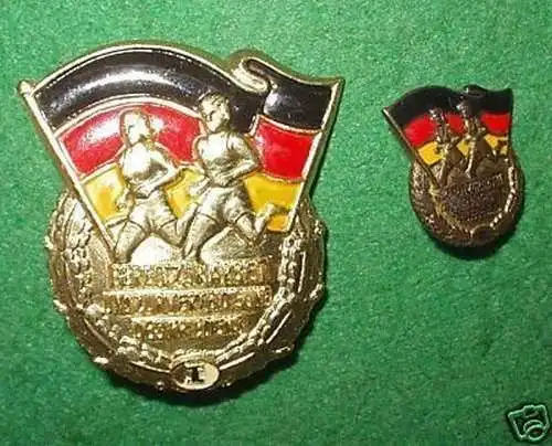 2 alte DDR Sport Abzeichen für Erwachsene