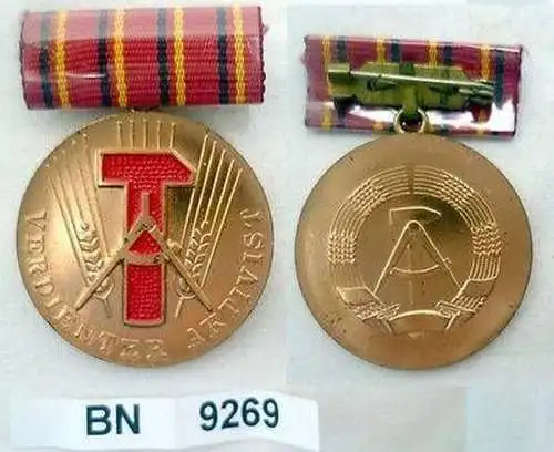 DDR Orden Verdienter Aktivist