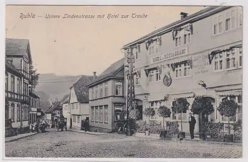 902263 AK Ruhla - Untere Lindenstrasse mit Hotel zur Traube 1910