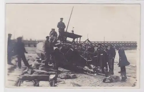 15924 Ak abgeschossenes Torpedo Schnellboot an der Ostmole von Ostende April1918