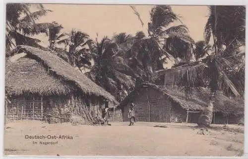 39362 Ak Deutsch Ost Afrika im Eingeborenendorf um 1910