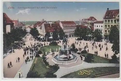 56437 Ak Zeitz Sonntagskonzert auf dem Marktplatz um 1910