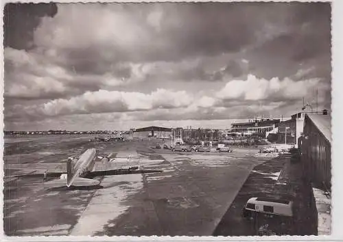 11768 Foto Ak Hamburg Fuhlsbüttel Blick auf den Flughafen 1957
