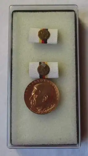 DDR Orden Dr. Theodor Neubauer Medaille in Bronze im Etui (100548)