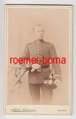70759  Kabinett Foto Soldat mit Pickelhaube aus Leipzig um 1900