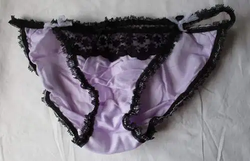 DDR Dessous Slip lila schwarz Spitze Dederon Gr. 42 Marke Stretta (159870)