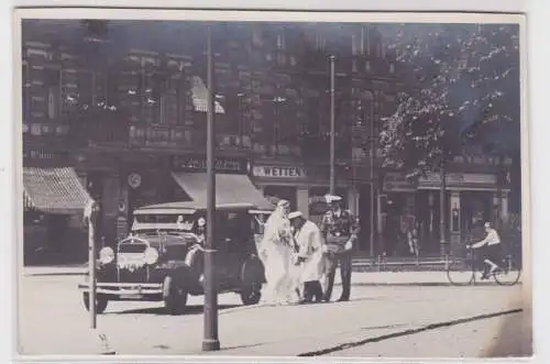 900715 Original Foto Opel ? Automobil mit Hochzeitspaar um 1930