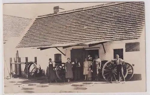 86420 Foto Ak Gnetsch in Anhalt Stellmacherwerkstatt um 1915