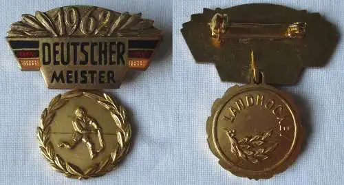 DDR Abzeichen Sport Deutscher Meister 1962 im Landhockey (162208)