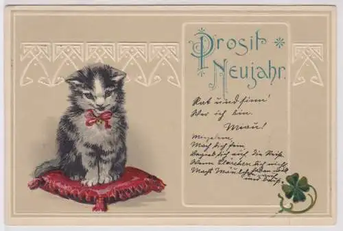 21156 Prosit Neujahr Präge Ak Kätzchen sitzt auf Kissen 1902