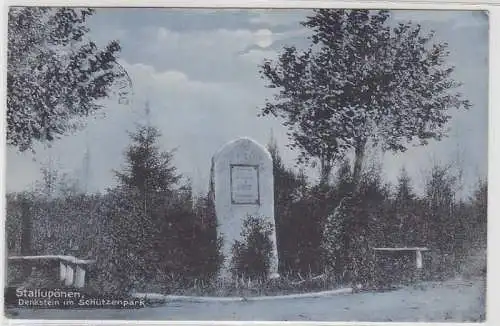 68025 Ak Stallupönen Denkstein im Schützenpark um 1920